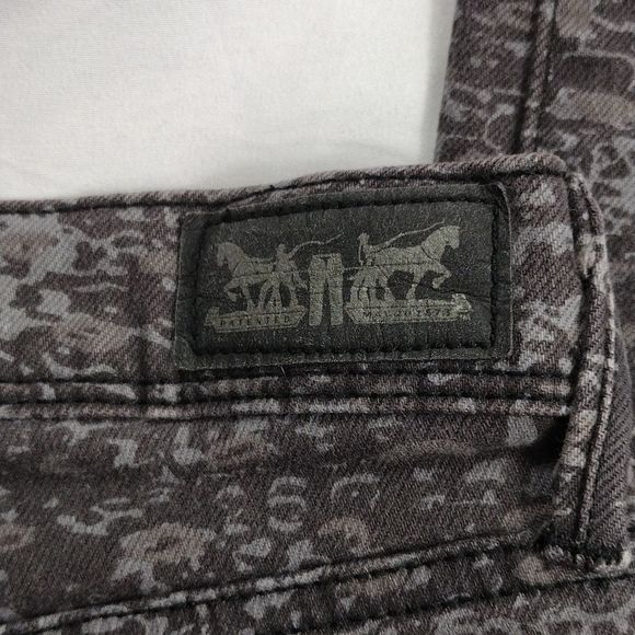 Levi's 512 Perfectly Slimming High Rise Straight Leg Gray Camo - Picture 13 of 14